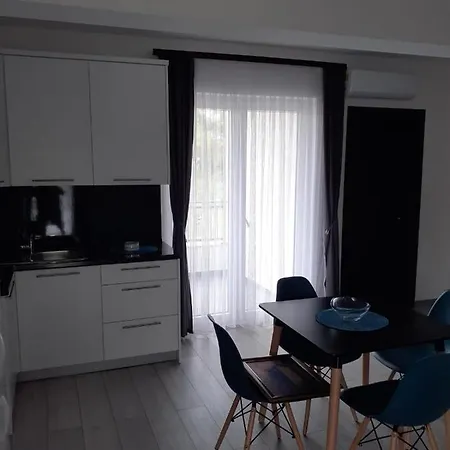 Alcmaria Apartment *